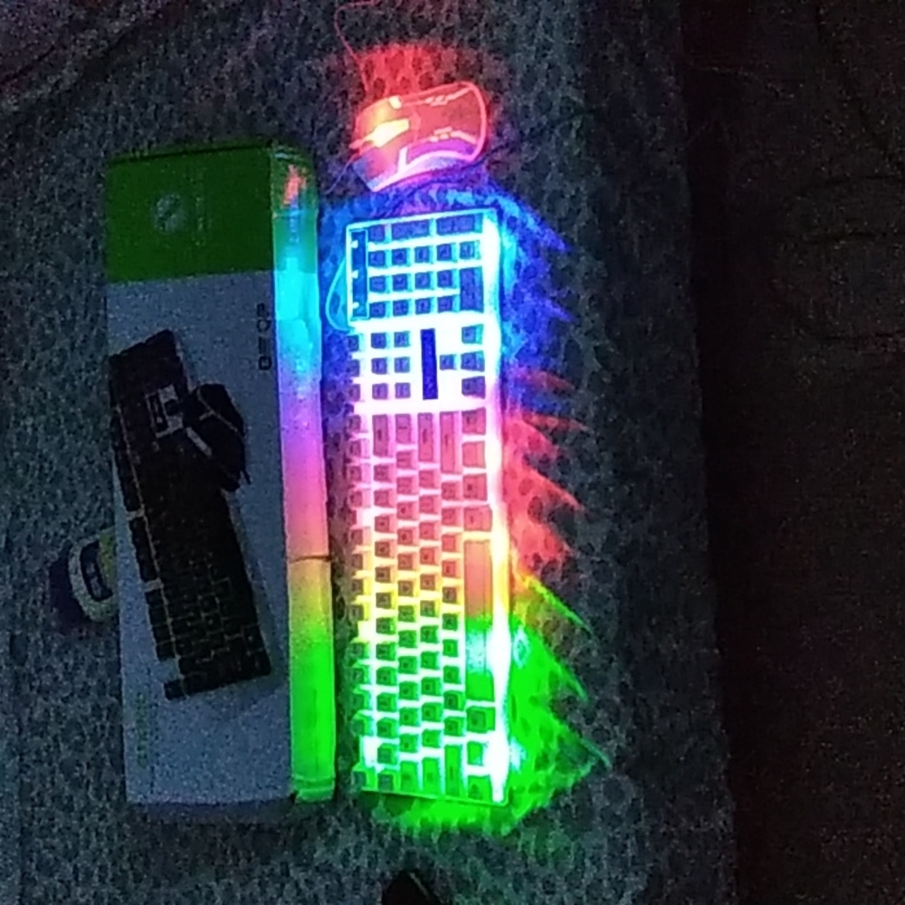 GAMING MOUSE AND KEYBOARD COMBO. NWB ILLUMINATED W/ RAINBOW LIGHT. 🌈